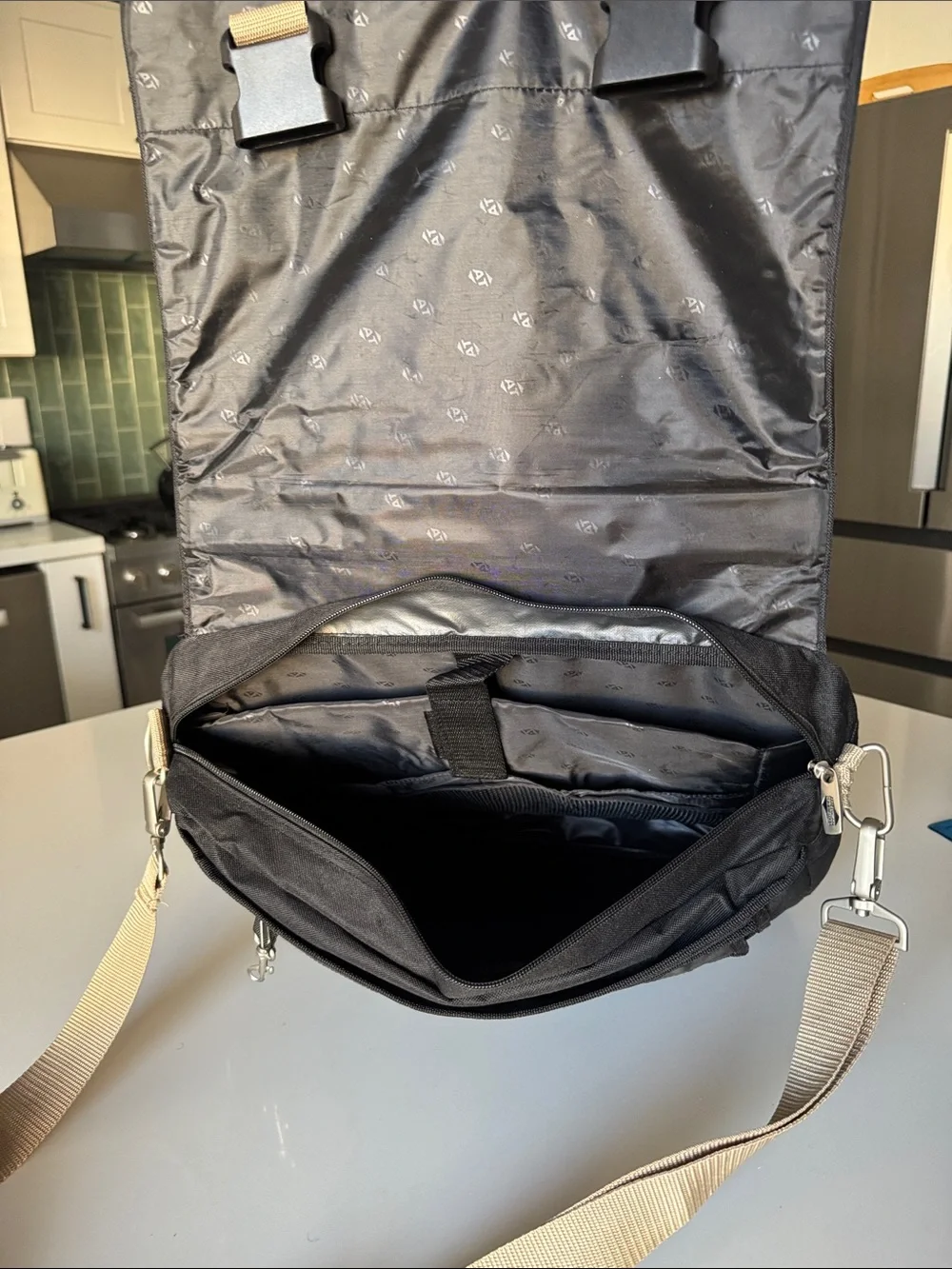 American Tourister Black and Tan Messenger Bag